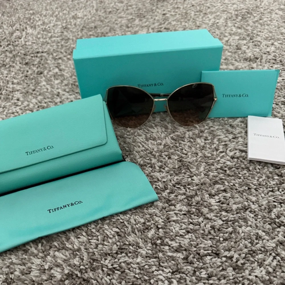 TIFFANY & CO. TF3072 6021/3B Butterfly Frame Sunglasses - Picture 3 of 12